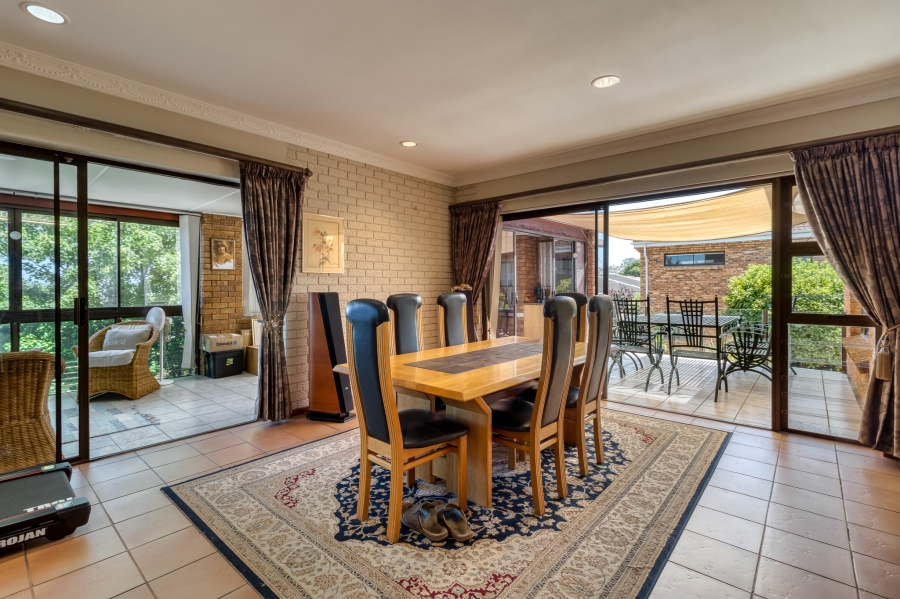 3 Bedroom Property for Sale in Die Wingerd Western Cape